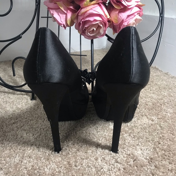 ☀️End of summer sale☀️ Zigi Soho satin heels - Picture 3 of 6